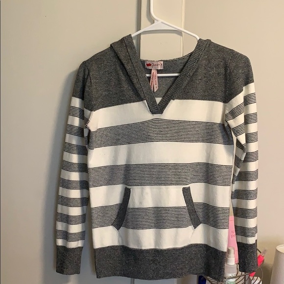 Hooded sweater - Picture 1 of 2